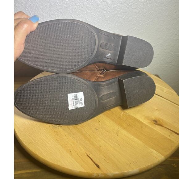 Yuu 'Norah' brown Faux Leather booties size 11 NWT - Picture 4 of 6